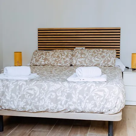 Triana Riverside 호스텔 세비야