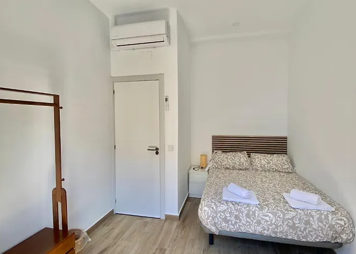 Triana Riverside Hostel