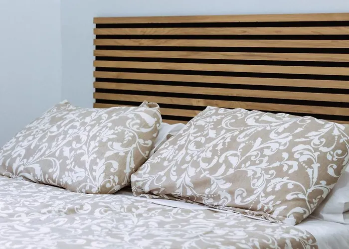 Triana Riverside Hostel Seville