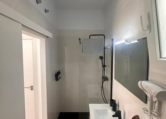 Triana Riverside Hostel