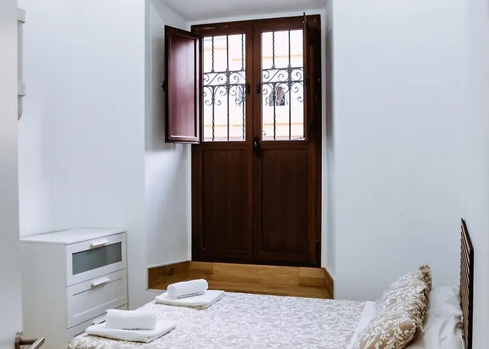 Hostel Triana Riverside