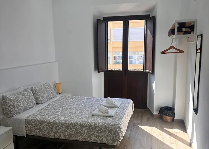 Hostel Triana Riverside