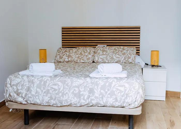 Triana Riverside Hostel Seville