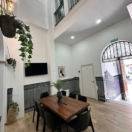 Hostel Triana Riverside