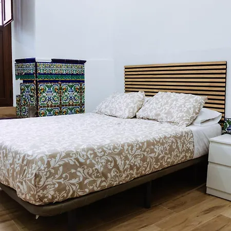 Triana Riverside Hostel Sewilla