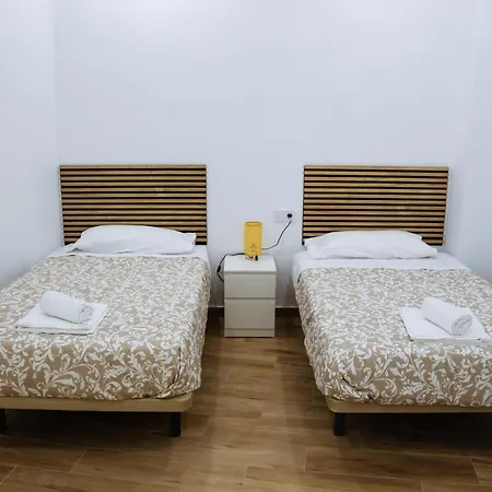 Triana Riverside Hostel Sewilla