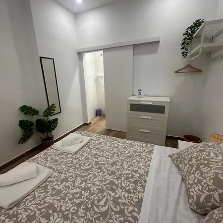 Triana Riverside Hostel Sewilla
