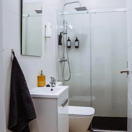 Triana Riverside Hostel *