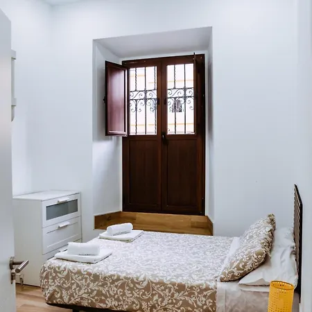 Hostel Triana Riverside