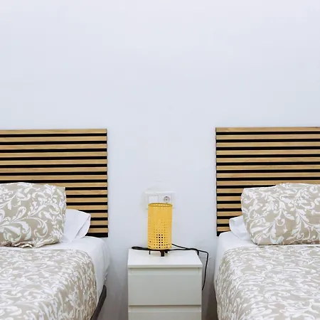 Triana Riverside Hostel *